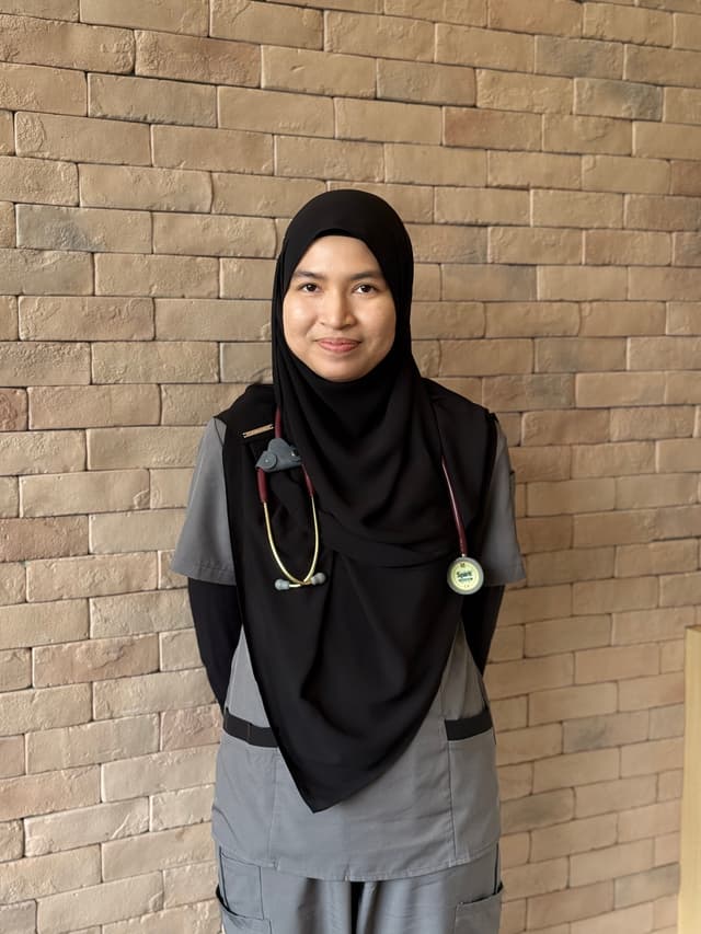 Dr. Afiqah